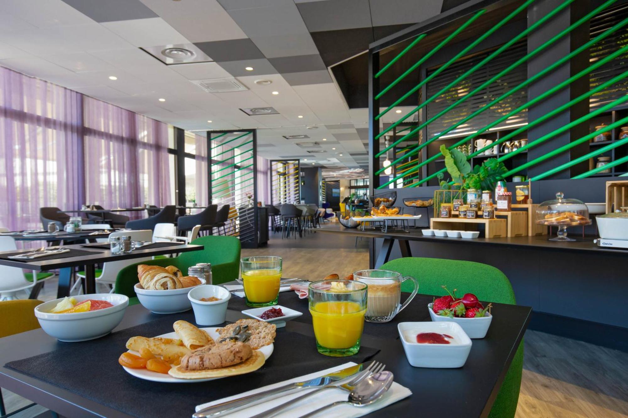 Mercure Hyères Centre Côte d'Azur Exterior foto